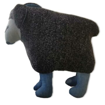 Flauschi das Schaf Seitenansicht